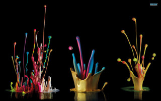 Three colored objects black background - alberto seveso free wallpaper