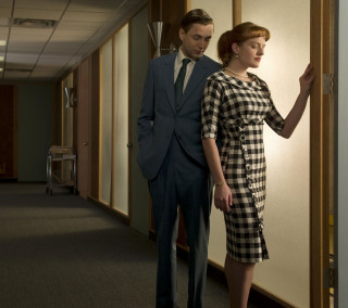 Man woman hallway standing next - looking free wallpaper for tablet