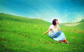 Woman sitting green field blue - chang daichien free wallpaper for desktop