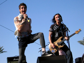 Two men playing guitars on 3 - daren bader free wallpaper