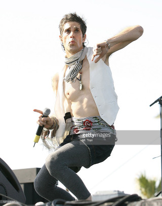 Man shirtless performing stage microphone - dynamic free wallpaper