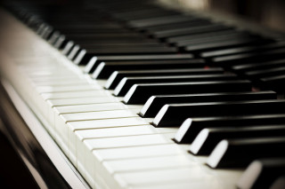 Piano closeup black white keyboard - cinematic composition free wallpaper for desktop
