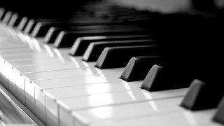 Piano keyboard closeup black white 9 - a close up of a piano keyboard free wallpaper