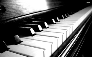 Piano white keys black white - a piano free wallpaper
