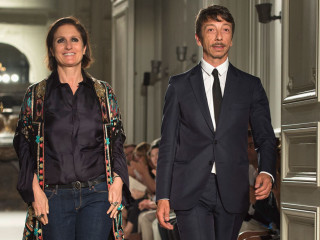 Man woman walking runway suit - fashion free wallpaper