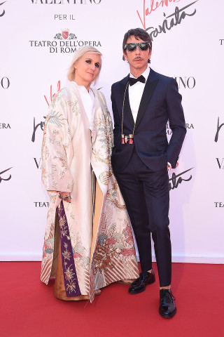 Man woman formal wear red 2 - fashion free wallpaper for mobile