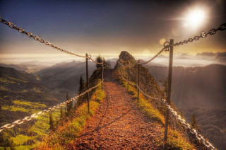 Path mountain chain light shining - the top of the mountain free wallpaper