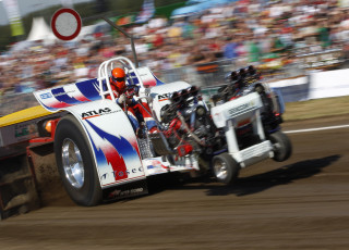 Dirt bike rider track crowd - a dirt track free wallpaper