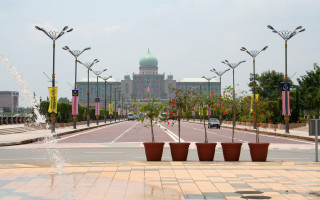 City street fountain green dome - ding guanpeng free wallpaper for desktop
