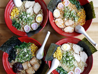 Three red plates food table - asai chū free wallpaper