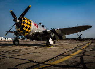 Small plane checkered wing propeller - wing and a propeller free wallpaper