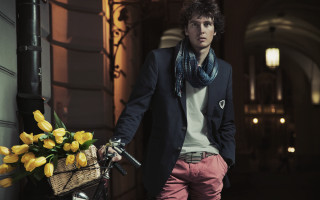 Man suit scarf bicycle flowers - colorful accent free wallpaper