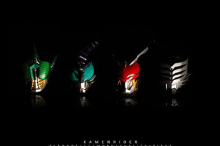 Colored helmets black background reflection - intimidating free wallpaper