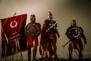 Roman costumes men shields swords - clovis trouille free wallpaper for desktop