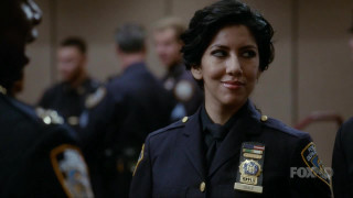 Policewoman blurry background araceli gilbert - scene free wallpaper