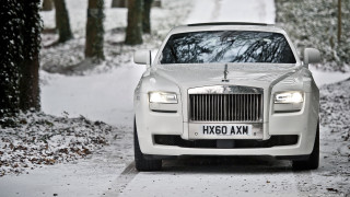 White car snowy woods luxury - luxury free wallpaper