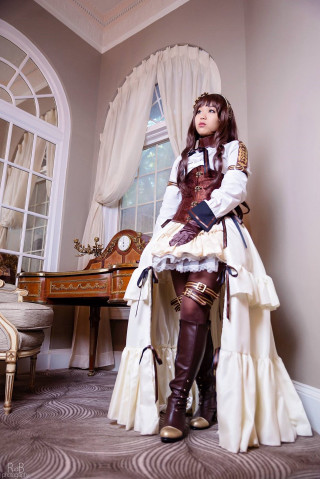 Woman costume room desk chair - a desk free wallpaper for mobile