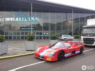 Red race car building bus - a red race car free wallpaper