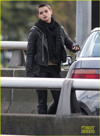 Woman black jacket scarf walking - eve ryder free wallpaper for mobile