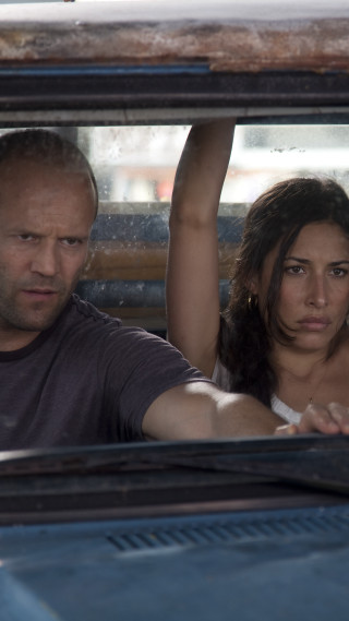 Man woman car looking distance - a man and a woman free wallpaper for mobile