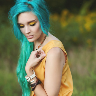 Blue hair yellow dress portrait - her hip free wallpaper for tablet
