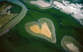 Heart shaped island water land - eric deschamps free wallpaper for desktop