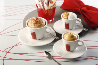 Coffee cups table spoons napkin - a red bag free wallpaper