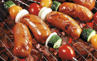 Grill sausages vegetables cooking barbecue - a grill free wallpaper