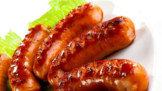 Hot dogs ketchup lettuce plate - a plate free wallpaper