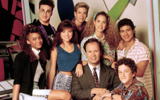 Group people posing wall keyboard - a keyboard free wallpaper