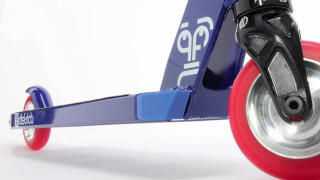 Red blue scooter black seat - a black seat free wallpaper