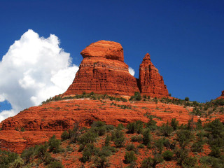 Red rock formation clouds trees - bob thompson free wallpaper