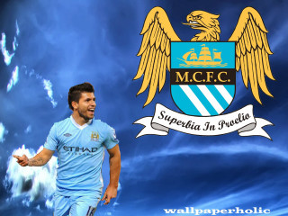 Man blue uniform running soccer - a blue sky behind free wallpaper for desktop