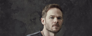 Man beard necklace serious look 3 - bradley walker tomlin free wallpaper