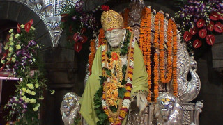 Statue man crown flowers surrounding - a bunch of flowers free wallpaper