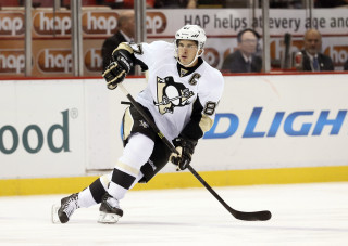 Man white jersey hockey game - the ice free wallpaper