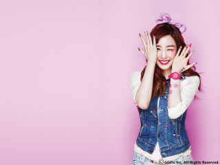 Woman bluejeanjacket pinkhair smiling handgesture - free love wallpaper