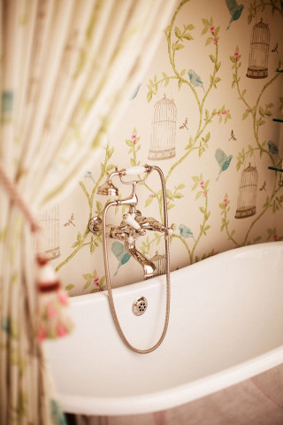 Bathroom birdcage wallpaper claw foot - free bird wallpaper for mobile