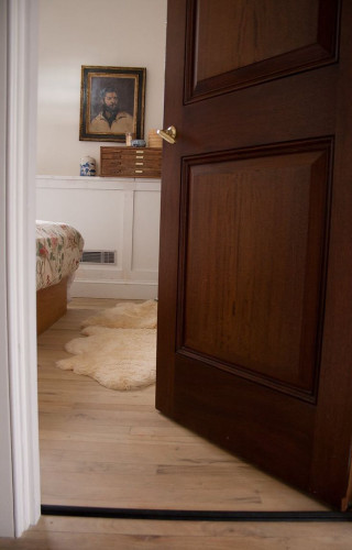 Open bedroom bed picture rug - free cats wallpaper for mobile