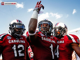 Football players field hands in 2 - ilm free wallpaper