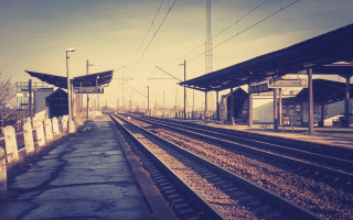 Train station train city sky - free retro wallpaper