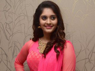 Woman pink dress smiling pose - a pink dress free wallpaper for desktop