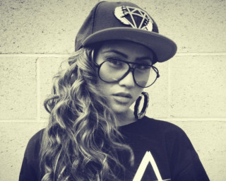 Alice prin woman hat glasses - a hat and glasses free wallpaper