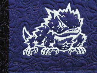 Quilted dragon wall hanging close - sharp free wallpaper