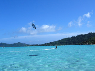 Parasailing ocean blue sky clouds - blue sky free wallpaper for desktop
