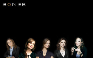 Women group sitting black background - serial art free wallpaper for desktop