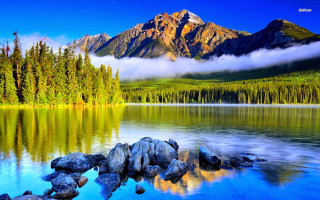 Mountain range lake trees clouds - a mountain range free wallpaper