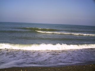 Ocean view beach shore waves - a view of the ocean free wallpaper