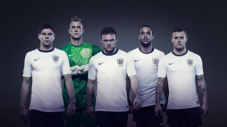 Soccer team men uniforms holding - andrew robertson free wallpaper