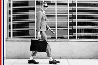 Stylized man in suit sunglasses - a man in a suit and sunglasses free wallpaper